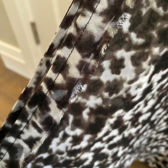 Asymmetric Blouse, Black/White, Size XS - Picture 7 of 8
